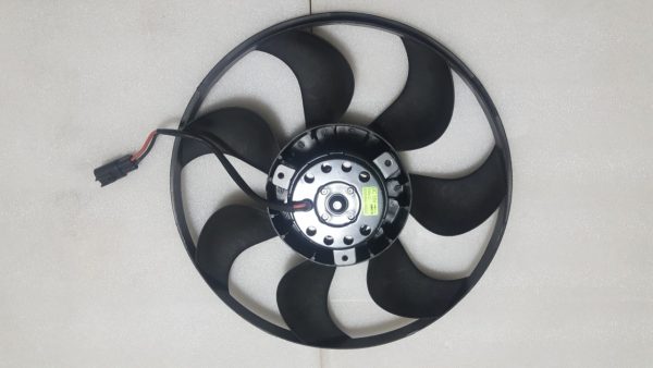 quat-ket-nuoc-xe-gentra-chinh-