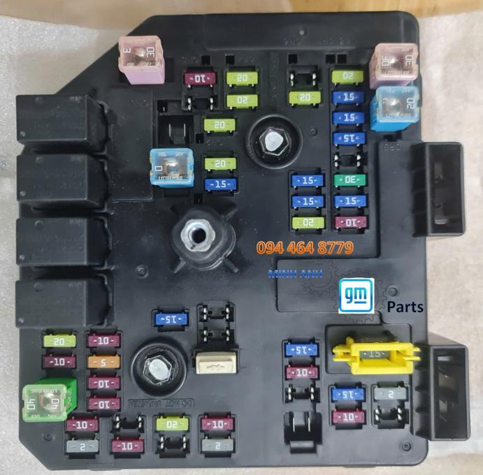Hộp Cầu Chì Táp Lô Xe Captiva C140 Chính Hãng GM Hộp Cầu Chì Táp Lô Xe Captiva C140 Chính Hãng GM
